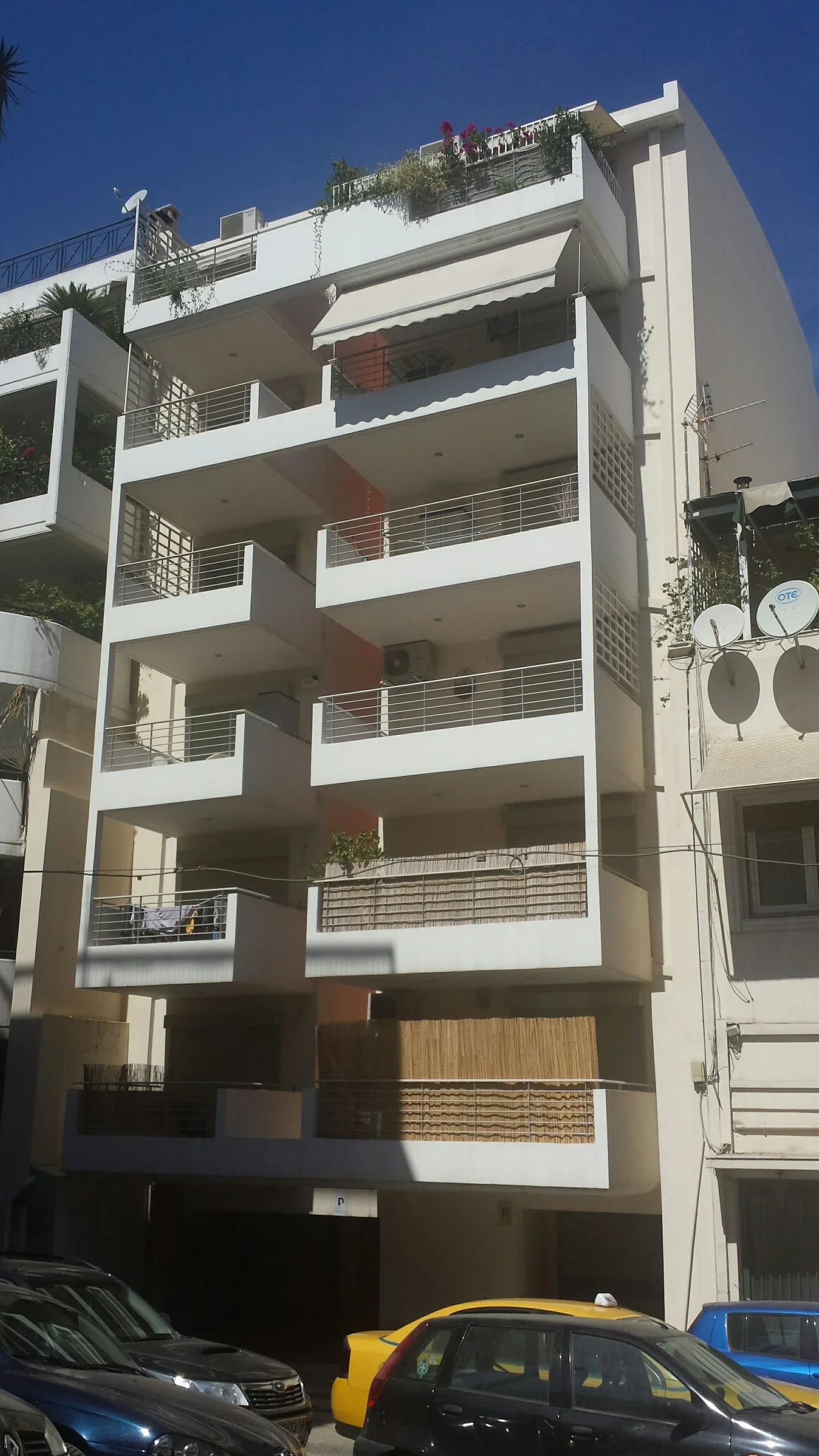 Πολυκατοικία — Αμπελόκηποι